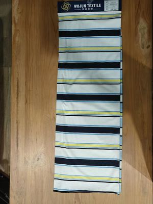 Un bon prix. Fabrique à rayures douces et naturelles, confortable et propre à la peau, pour un usage occasionnel en ligne