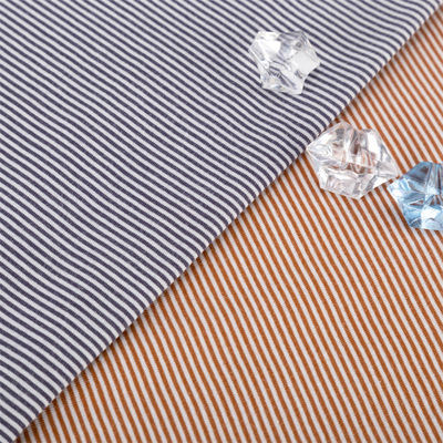 Un bon prix. Tissu tricoté à rayures lisses et respirant, écologique, pour t-shirt en ligne