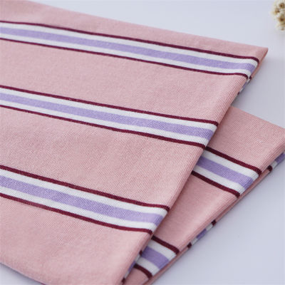 Un bon prix. Tissu tricoté à rayures pour t-shirt en coton multicolore et à la mode en ligne