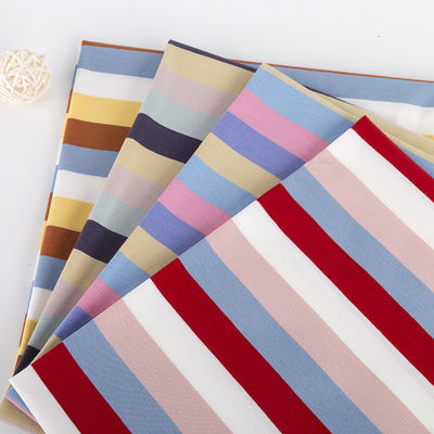 Un bon prix. Tissu tricoté à rayures de qualité naturelle et propre à la peau, durable et fiable en ligne