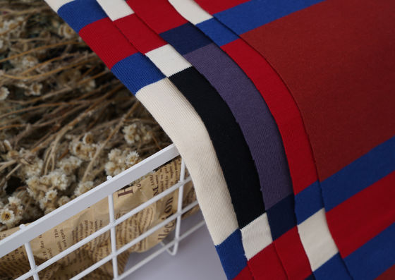Fabrication en matériau rayé respectueux de l'environnement, durable et absorbant la sueur, destinée à l'usure occasionnelle