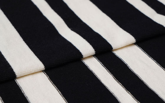 Facile à entretenir Tissu à rayures sains et lisses pour T-shirt