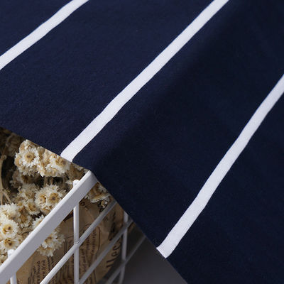 Soins confortables et tissus à tricot à rayures simples et lisses pour un usage occasionnel