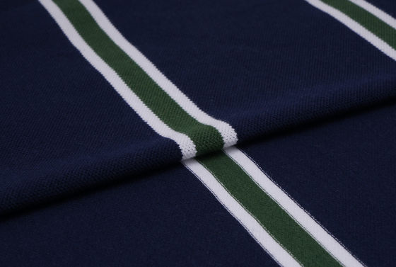 Un bon prix. Tissu tricoté à rayures confortable résistant à l'usure, respirant et sain pour T-shirt en ligne