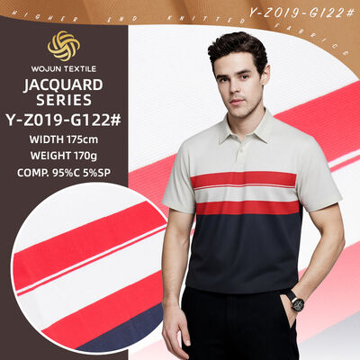Un bon prix. Tissu tricoté à rayures de bonne qualité pour polo. en ligne
